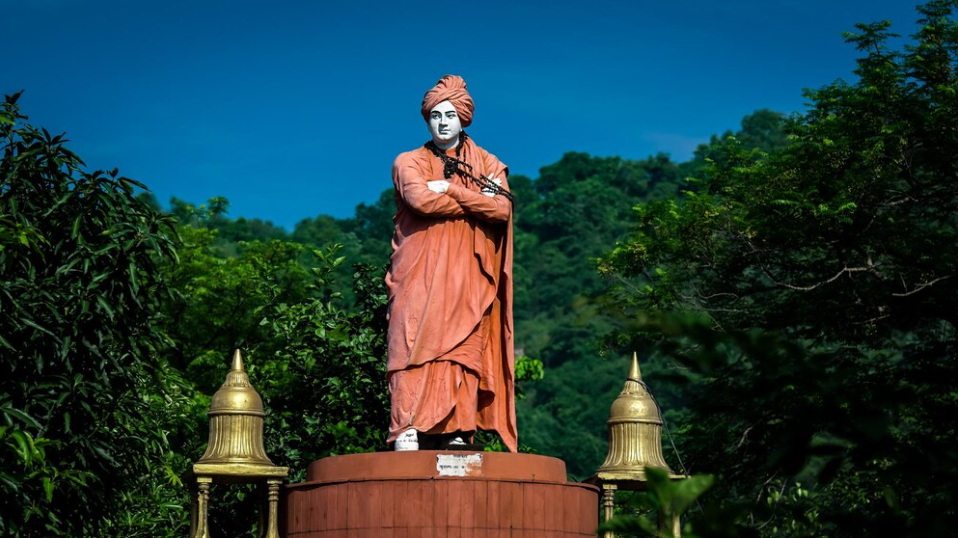 Top 10 Books to Read About Swami Vivekananda